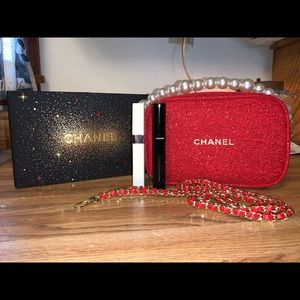 Limited Edition Eyes On Mascara set by Chanel